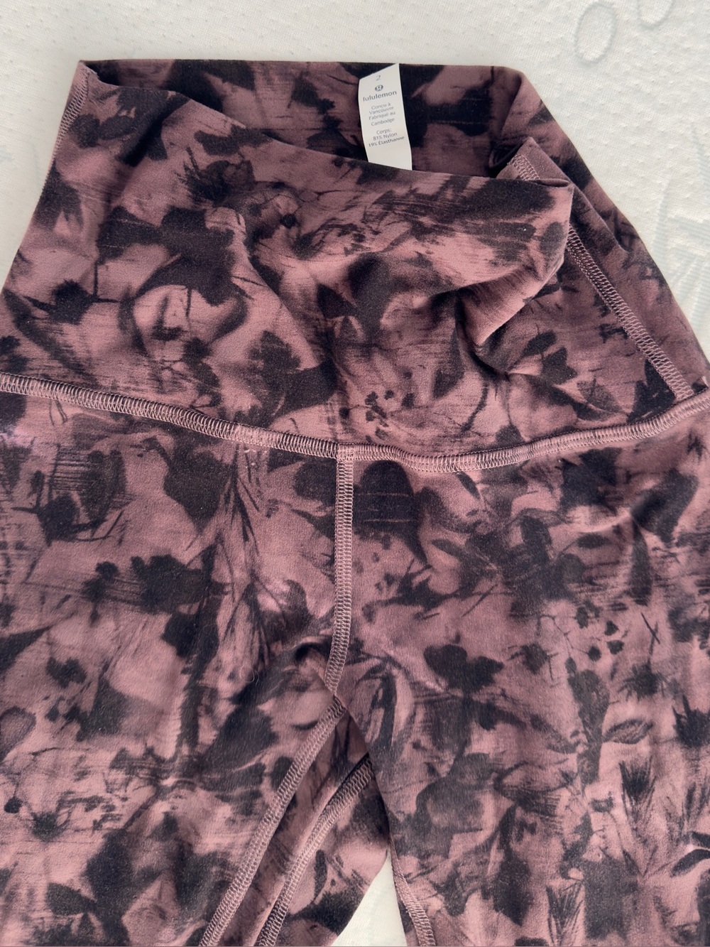 Lululemon High-Rise Tie-Dye Leggings - Dusty Rose & Black size 02 gentle used